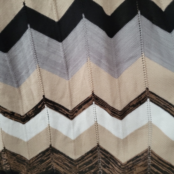 Avenue || (18/20) Black Tan Gray Chevron Open Front Sweater Cardigan - Picture 3 of 7